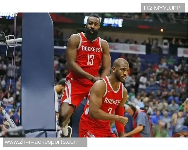 中国足球两位巨星的辉煌历程与传奇时刻深度解析 中国足球两位巨星的辉煌历程与传奇时刻深度解析