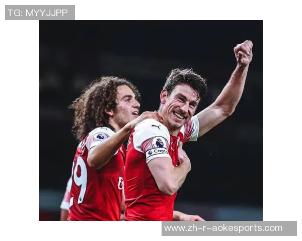 甜蜜瞬间盘点那些闪耀赛场的足球球星与恋人浪漫日常 甜蜜瞬间盘点那些闪耀赛场的足球球星与恋人浪漫日常